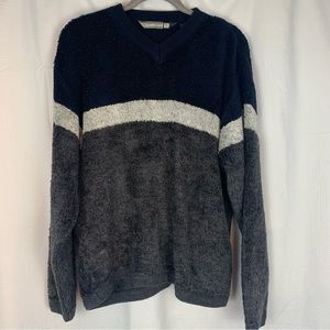 Bullhead V neck sweater grandpacore size medium